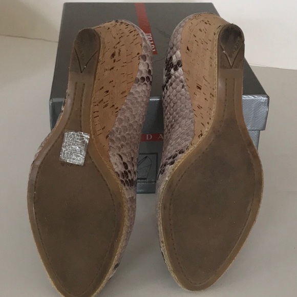 Prada open toe platform pump - Picture 6 of 6